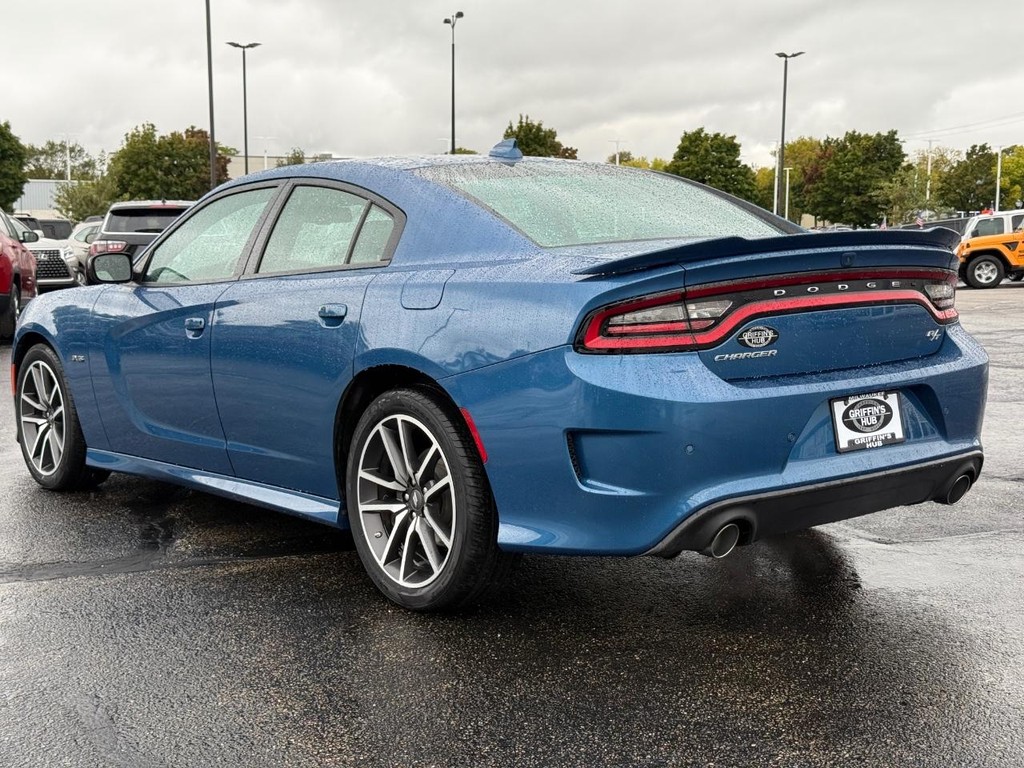 Dodge Charger Vehicle Full-screen Gallery Image 06