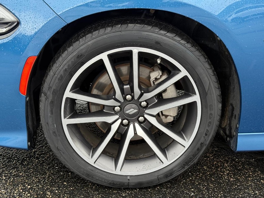 Dodge Charger Vehicle Full-screen Gallery Image 09