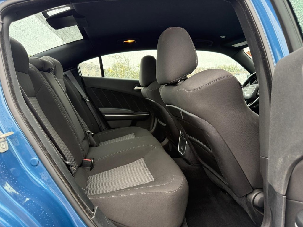 Dodge Charger Vehicle Full-screen Gallery Image 12
