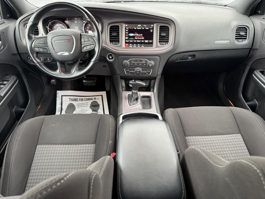 Dodge Charger Vehicle Full-screen Gallery Image 13