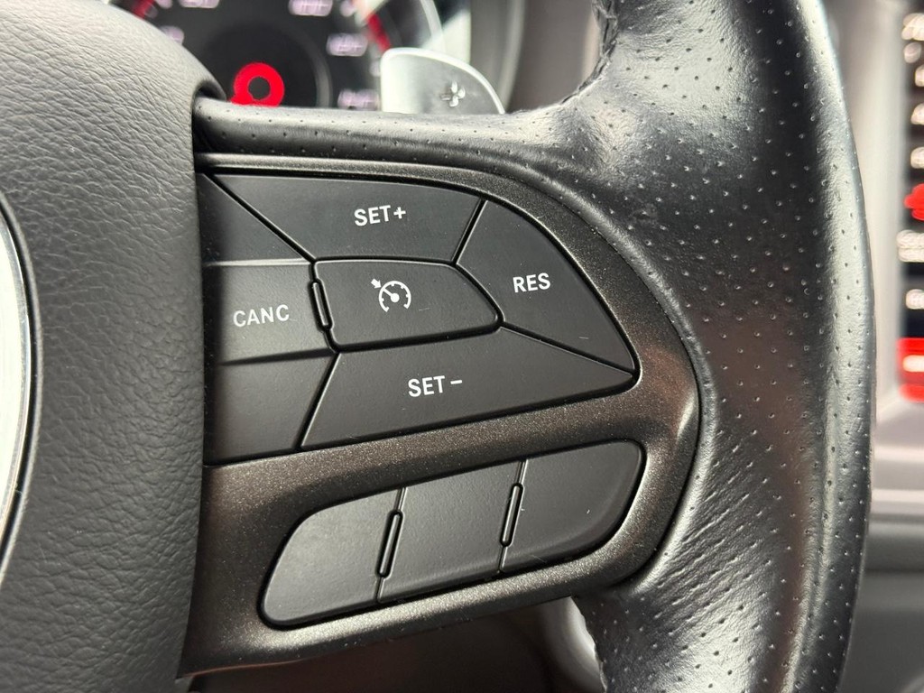 Dodge Charger Vehicle Full-screen Gallery Image 16