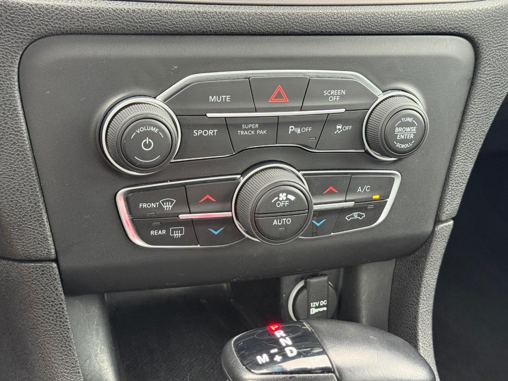 Dodge Charger Vehicle Full-screen Gallery Image 20