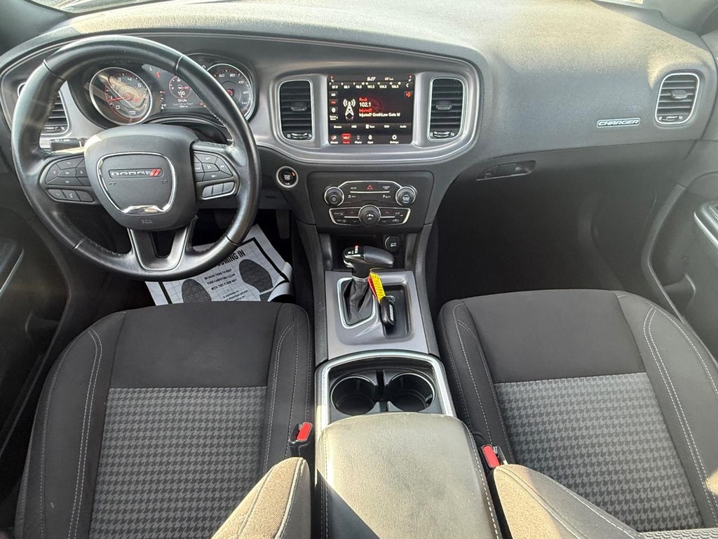 Dodge Charger Vehicle Full-screen Gallery Image 07