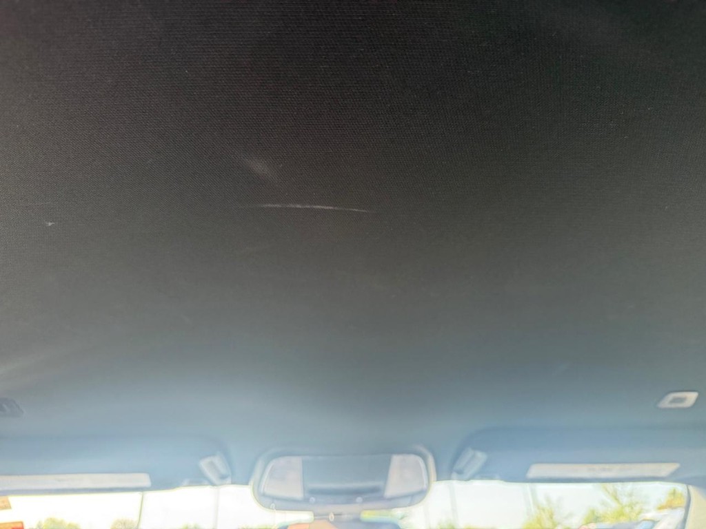 Dodge Charger Vehicle Full-screen Gallery Image 11