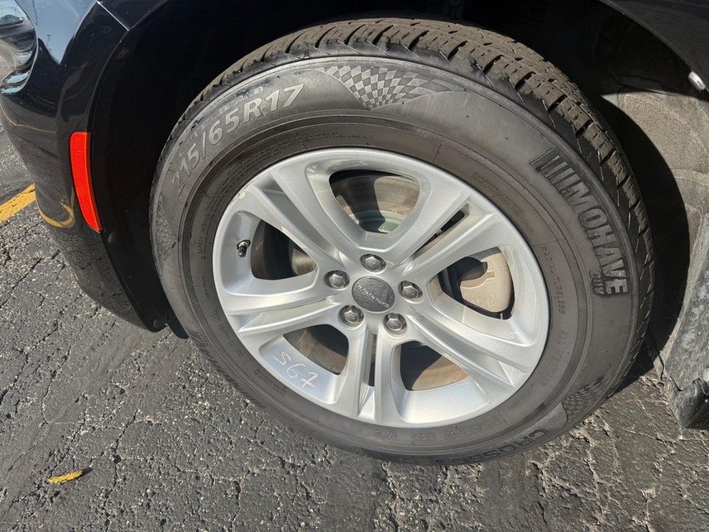 Dodge Charger Vehicle Full-screen Gallery Image 12