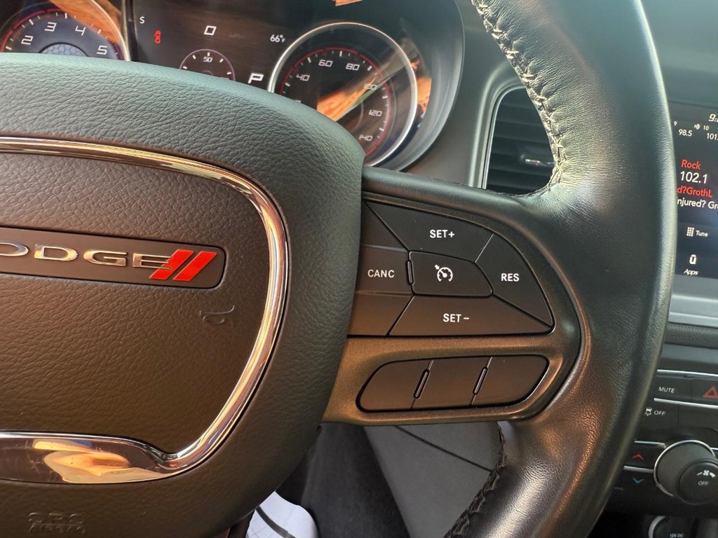 Dodge Charger Vehicle Full-screen Gallery Image 16