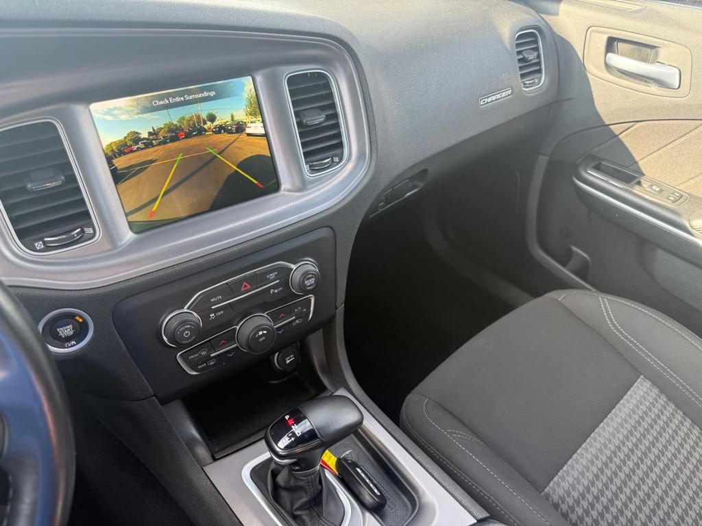 Dodge Charger Vehicle Full-screen Gallery Image 20