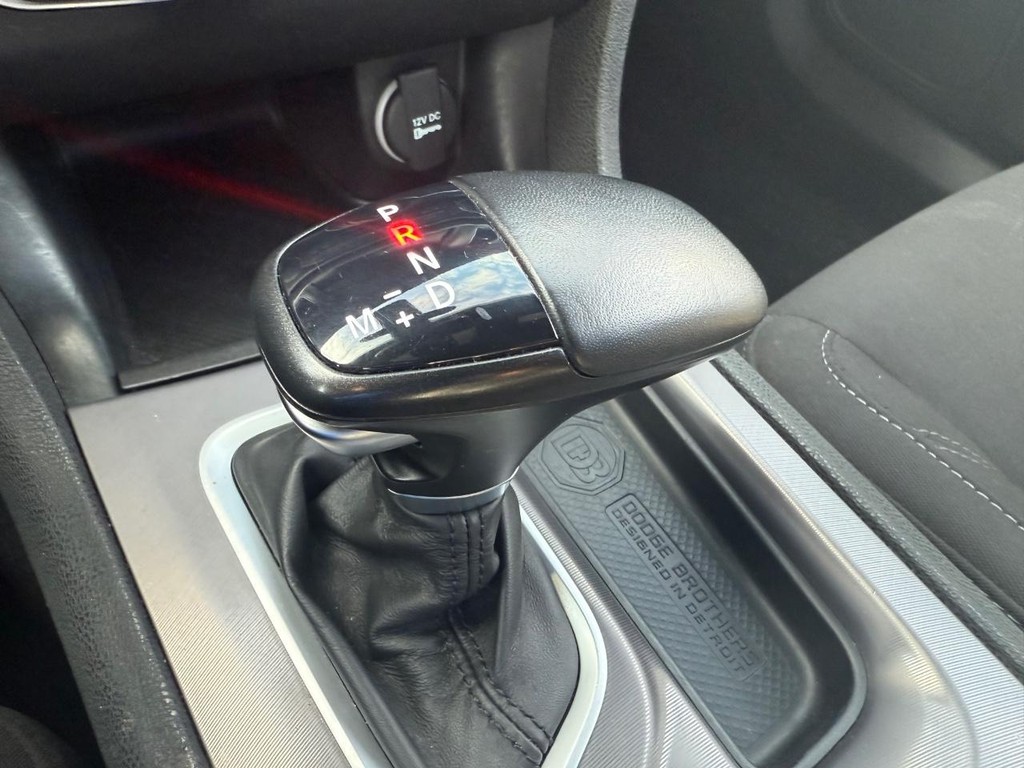 Dodge Charger Vehicle Full-screen Gallery Image 21