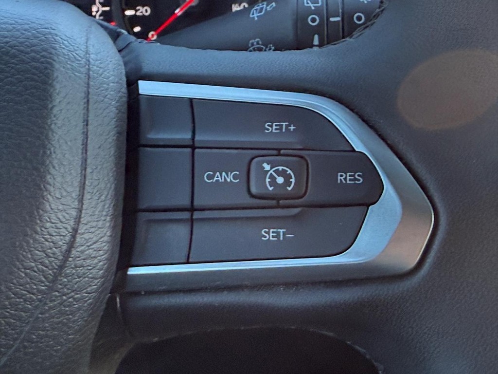 Jeep Compass Vehicle Full-screen Gallery Image 15