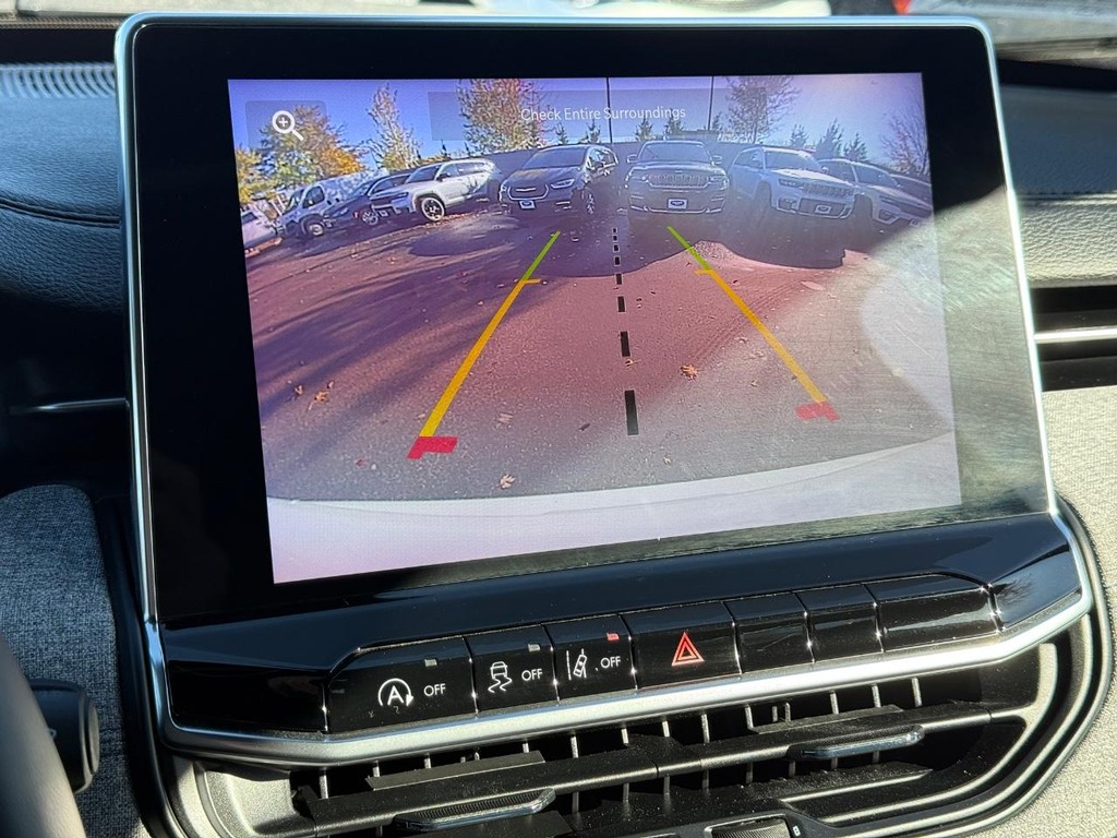 Jeep Compass Vehicle Full-screen Gallery Image 18