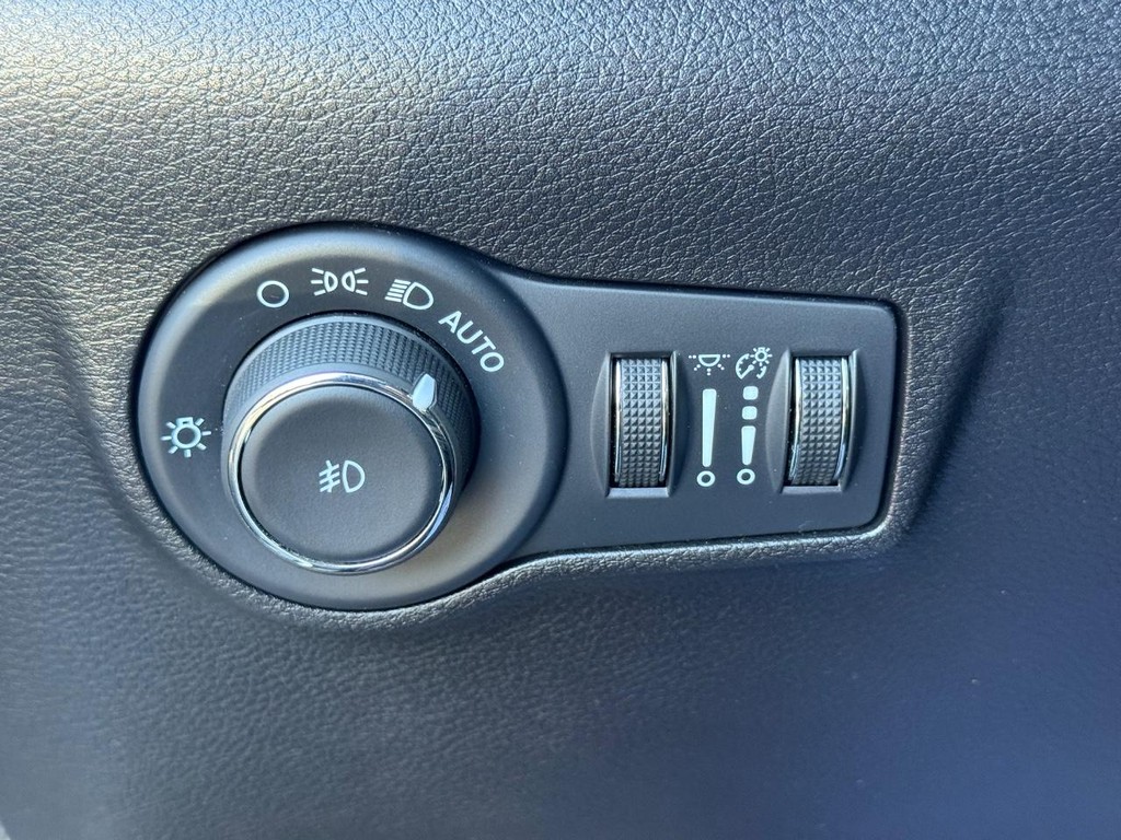 Jeep Compass Vehicle Full-screen Gallery Image 23