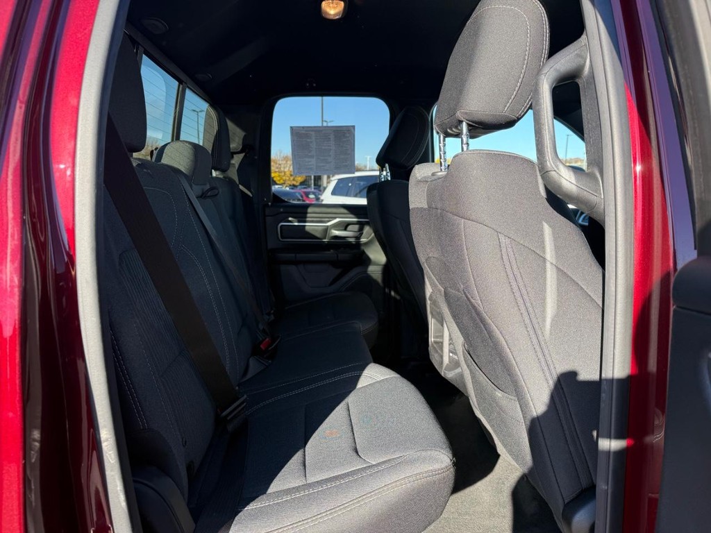 Ram 1500 Vehicle Full-screen Gallery Image 11