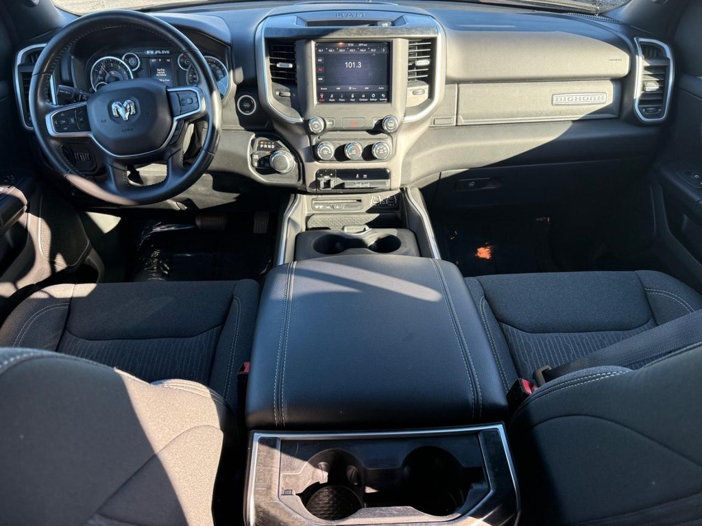 Ram 1500 Vehicle Full-screen Gallery Image 12