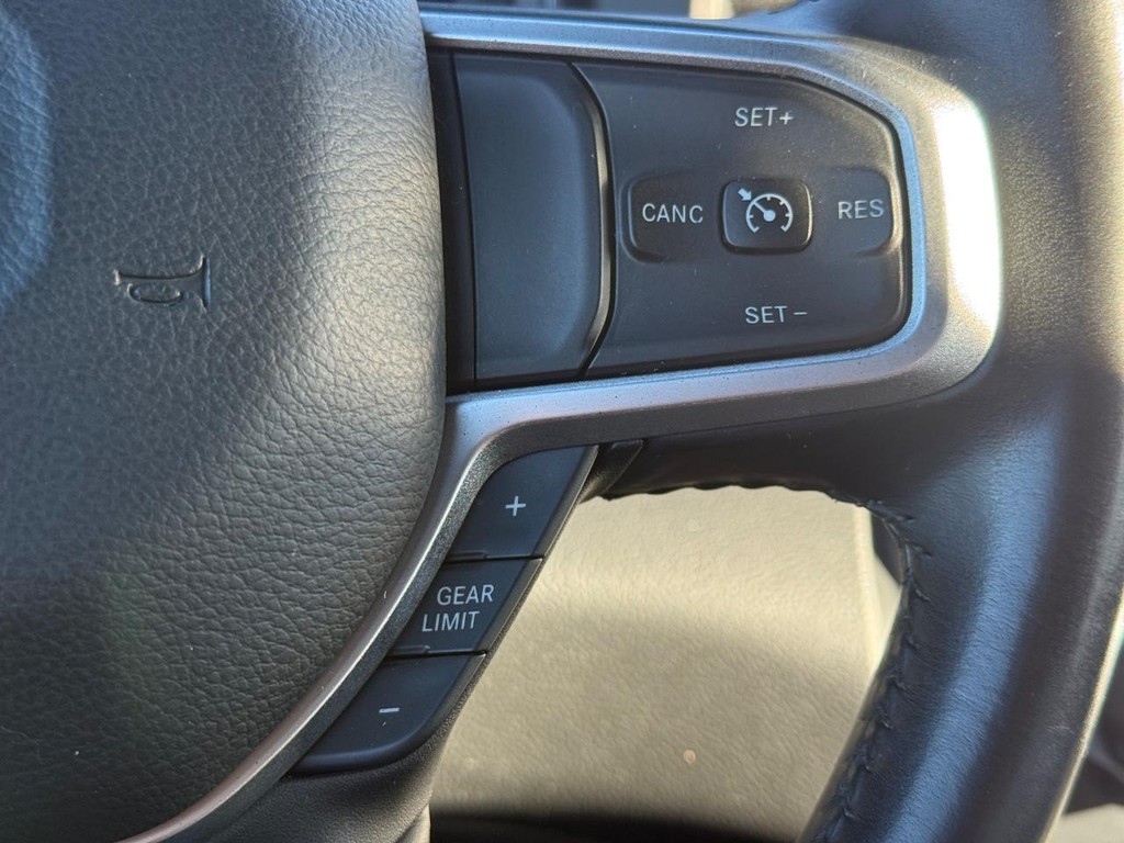 Ram 1500 Vehicle Full-screen Gallery Image 15