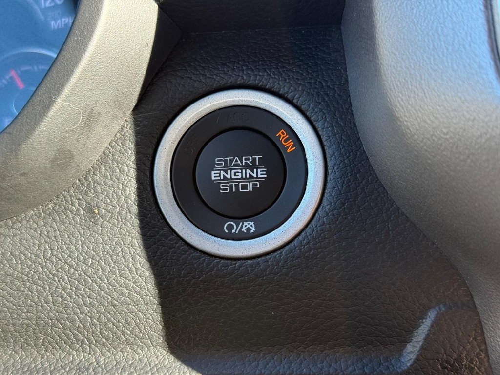 Ram 1500 Vehicle Full-screen Gallery Image 16