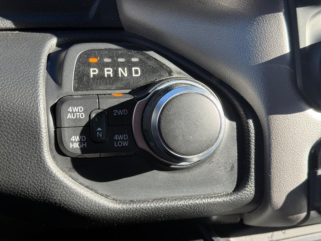 Ram 1500 Vehicle Full-screen Gallery Image 17