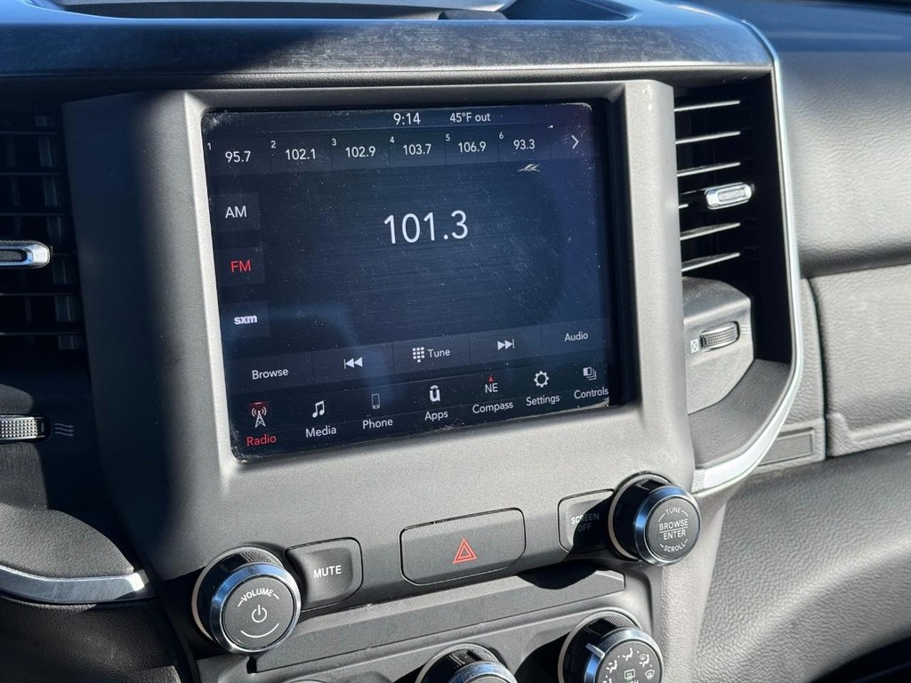 Ram 1500 Vehicle Full-screen Gallery Image 18