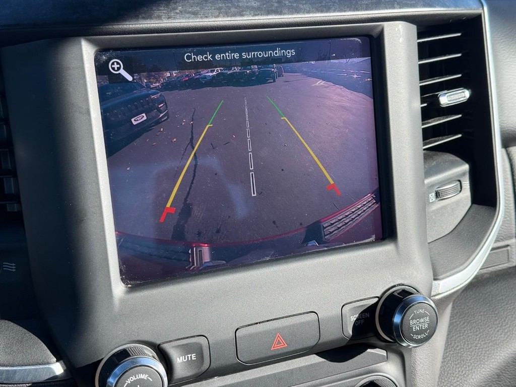 Ram 1500 Vehicle Full-screen Gallery Image 19