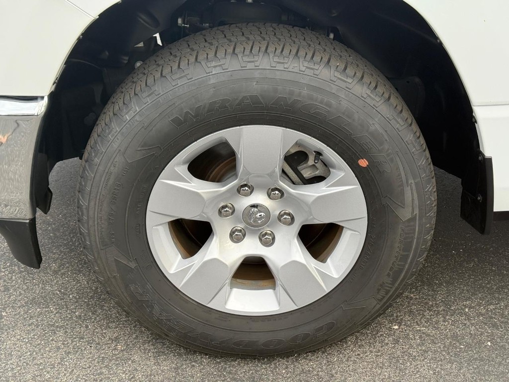 Ram 1500 Vehicle Full-screen Gallery Image 08