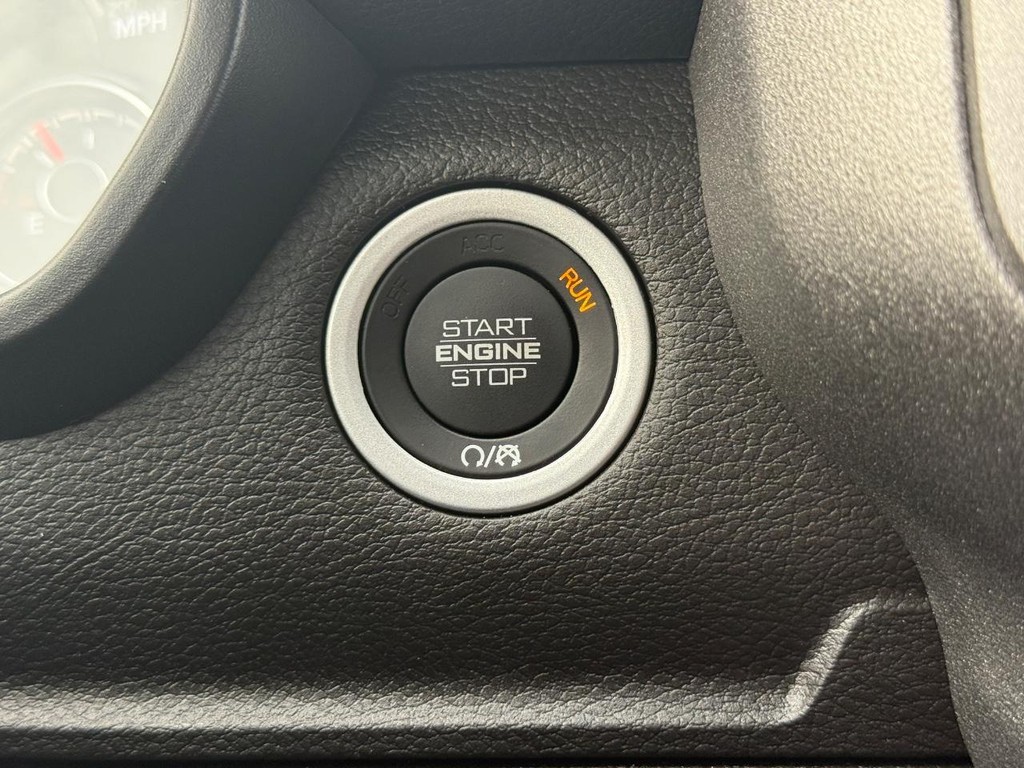 Ram 1500 Vehicle Full-screen Gallery Image 16