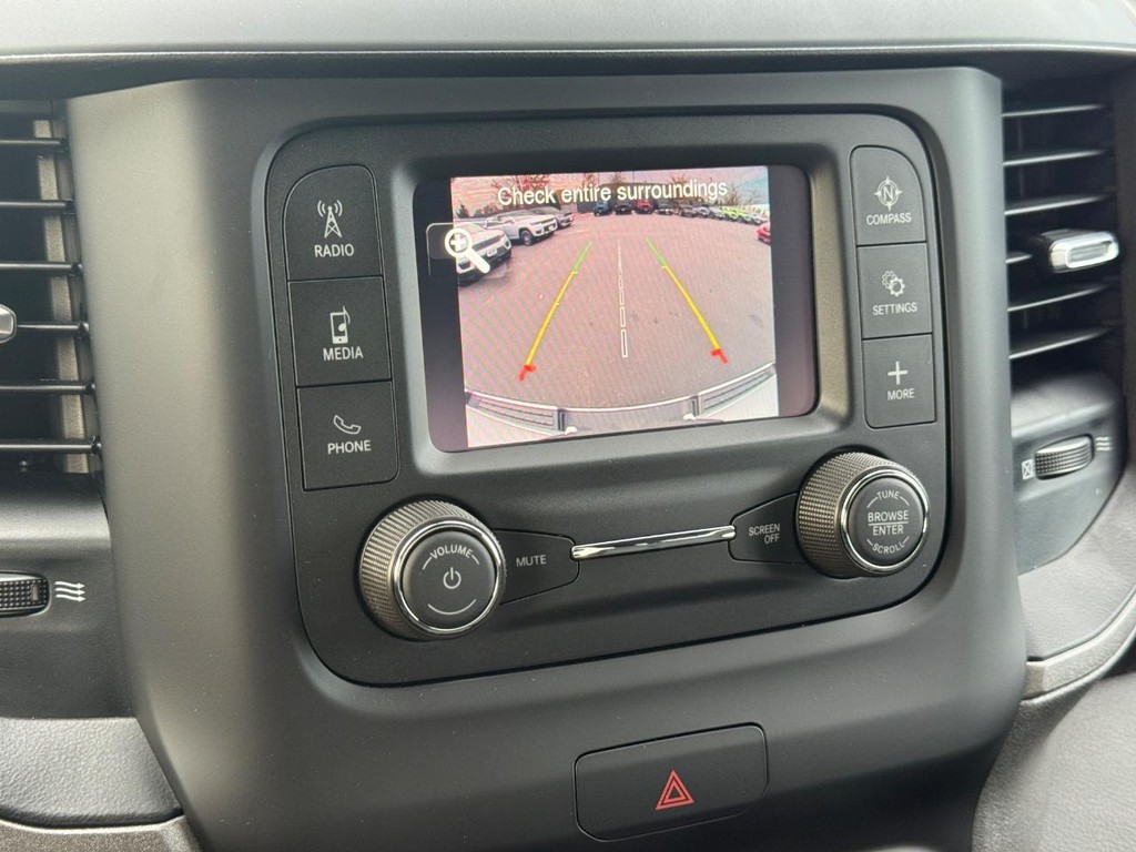 Ram 1500 Vehicle Full-screen Gallery Image 19