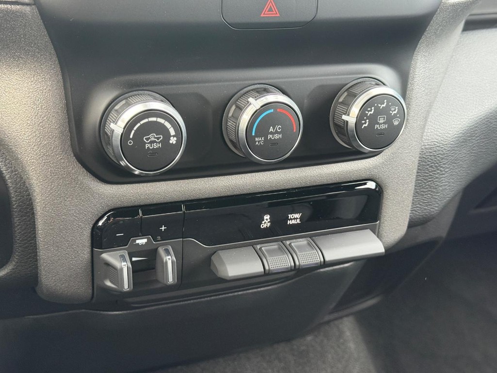 Ram 1500 Vehicle Full-screen Gallery Image 20