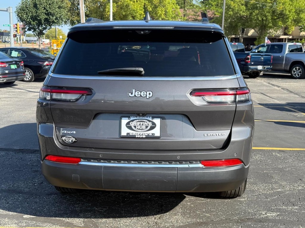 Jeep Grand Cherokee L Vehicle Full-screen Gallery Image 04