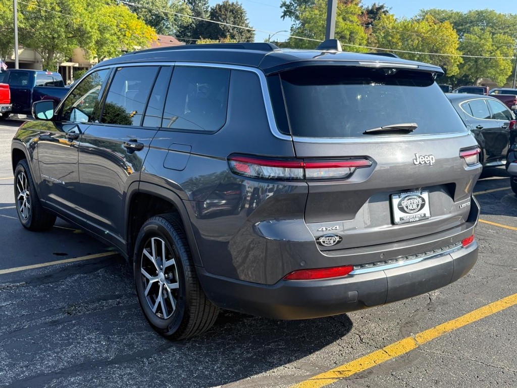 Jeep Grand Cherokee L Vehicle Full-screen Gallery Image 05