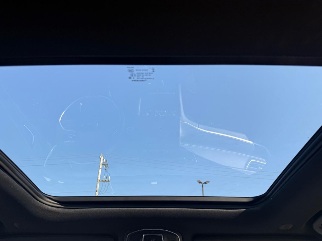 Jeep Grand Cherokee L Vehicle Full-screen Gallery Image 12