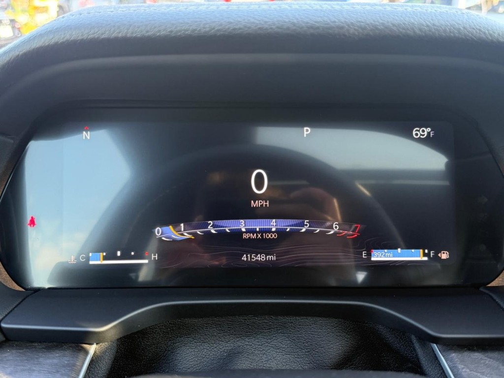 Jeep Grand Cherokee L Vehicle Full-screen Gallery Image 18