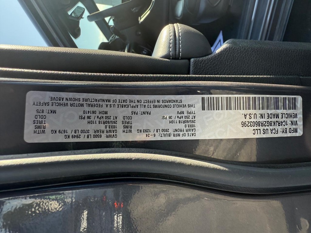 Jeep Grand Cherokee L Vehicle Full-screen Gallery Image 28