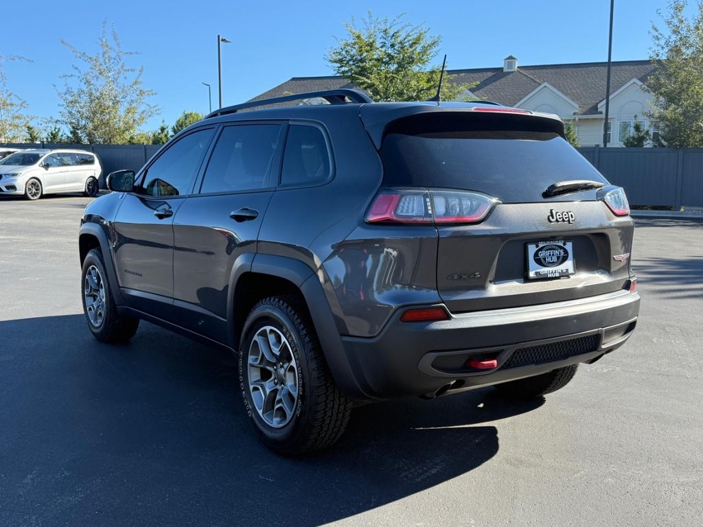 Jeep Cherokee Vehicle Full-screen Gallery Image 08