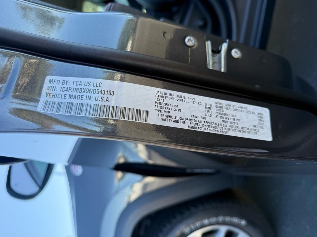 Jeep Cherokee Vehicle Full-screen Gallery Image 28