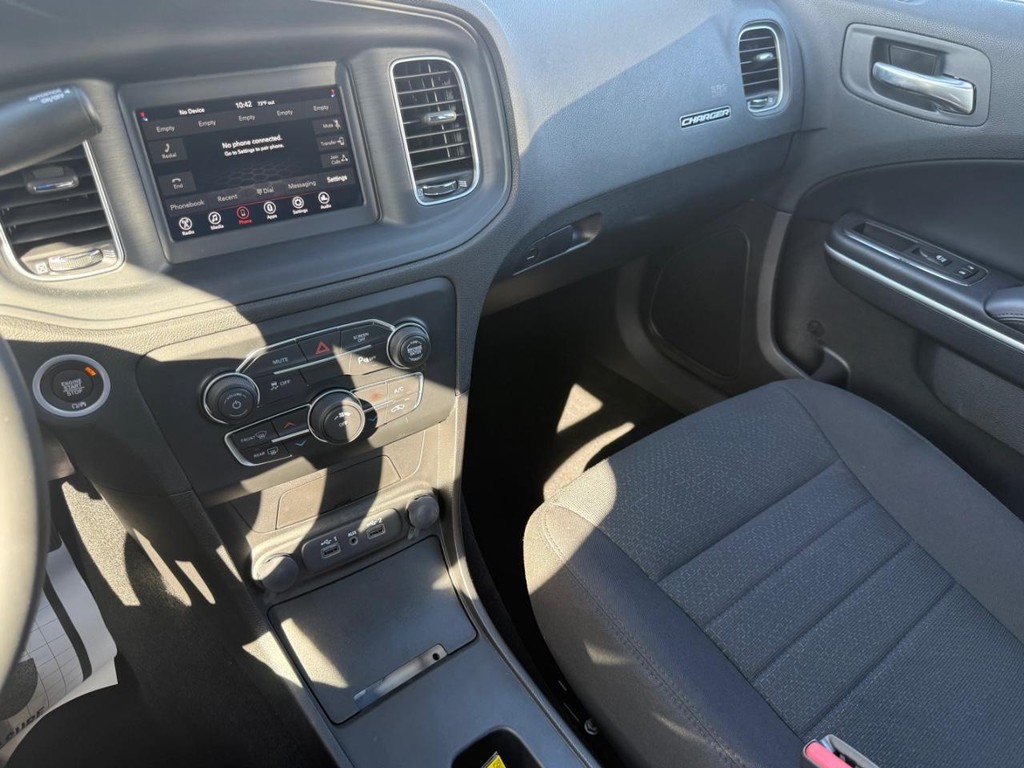 Dodge Charger Vehicle Full-screen Gallery Image 21