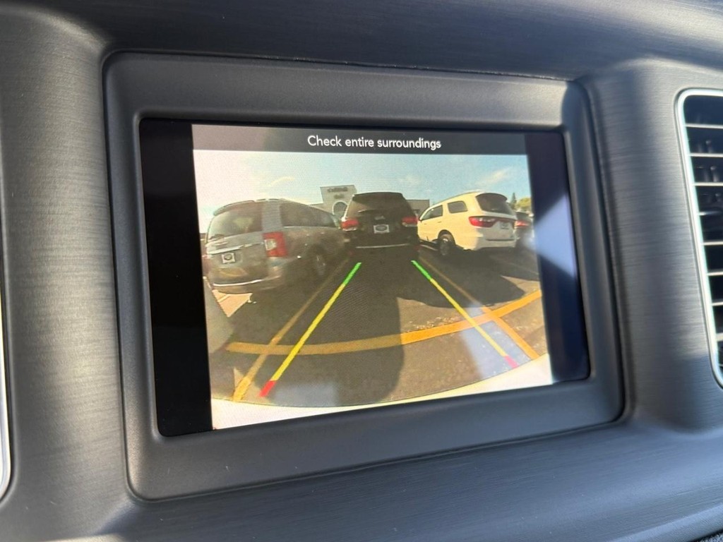 Dodge Charger Vehicle Full-screen Gallery Image 22