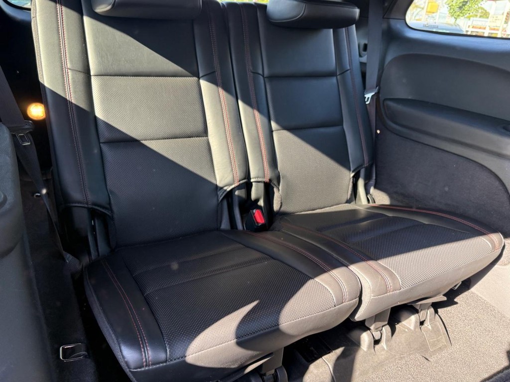 Dodge Durango Vehicle Full-screen Gallery Image 08