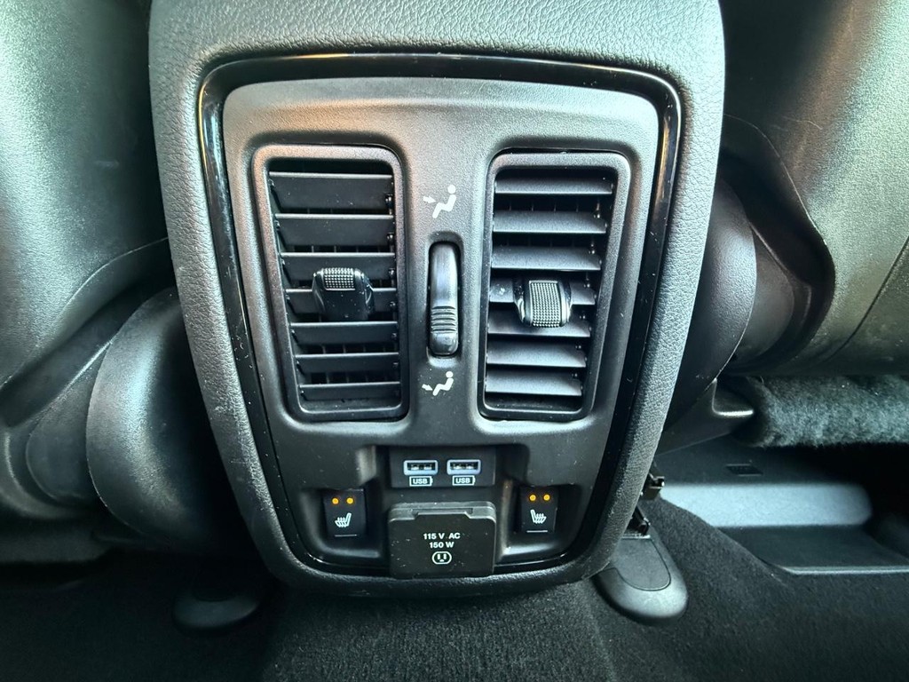 Dodge Durango Vehicle Full-screen Gallery Image 12