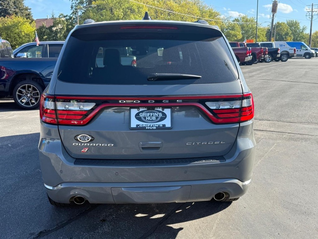 Dodge Durango Vehicle Full-screen Gallery Image 07