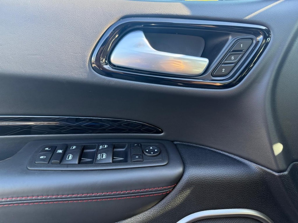 Dodge Durango Vehicle Full-screen Gallery Image 18