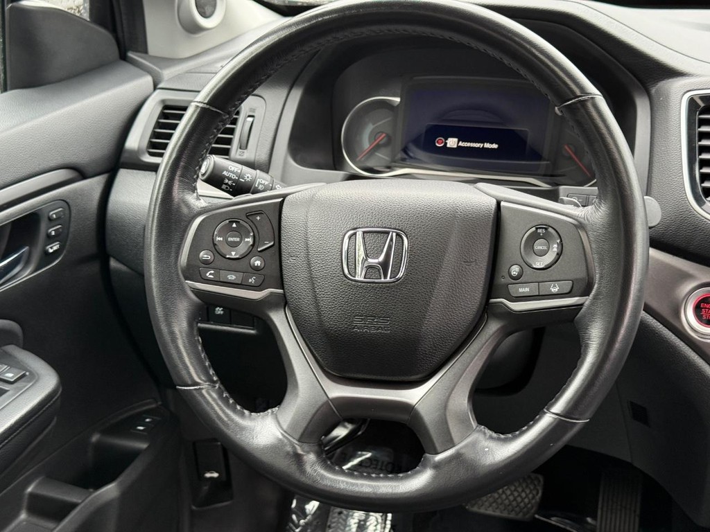 Honda Pilot Vehicle Full-screen Gallery Image 16