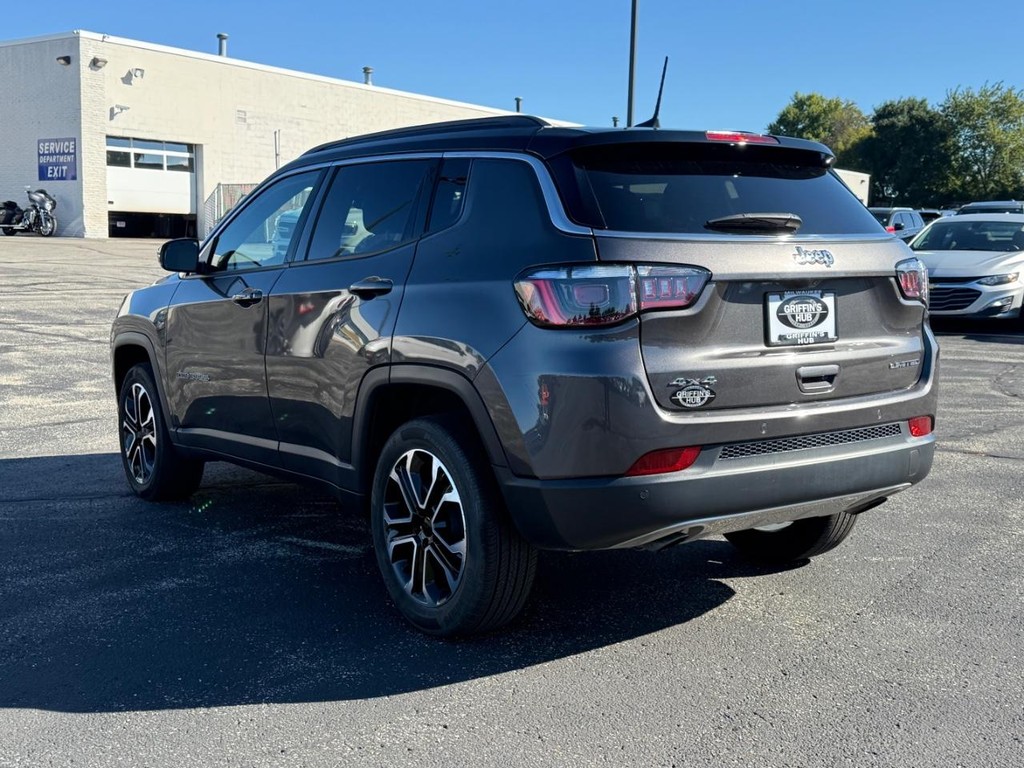 Jeep Compass Vehicle Full-screen Gallery Image 04