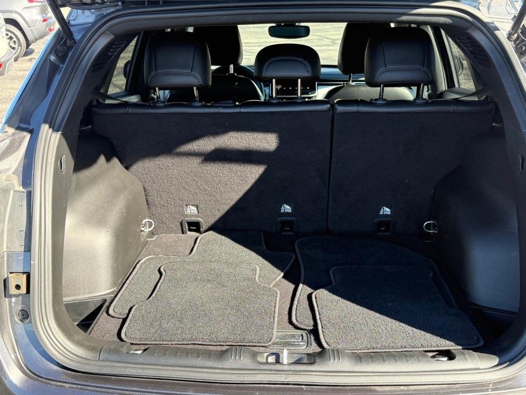 Jeep Compass Vehicle Full-screen Gallery Image 09