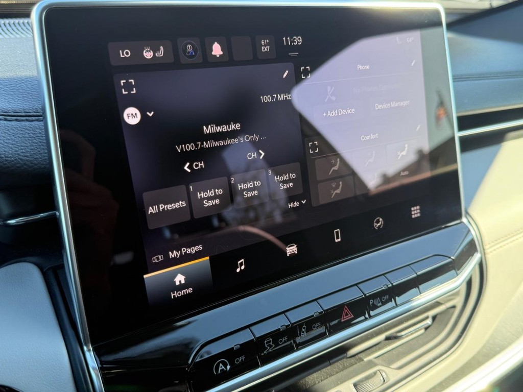 Jeep Compass Vehicle Full-screen Gallery Image 18