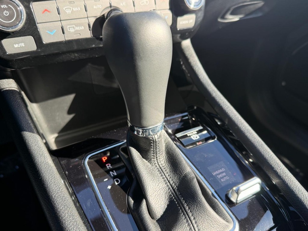 Jeep Compass Vehicle Full-screen Gallery Image 24