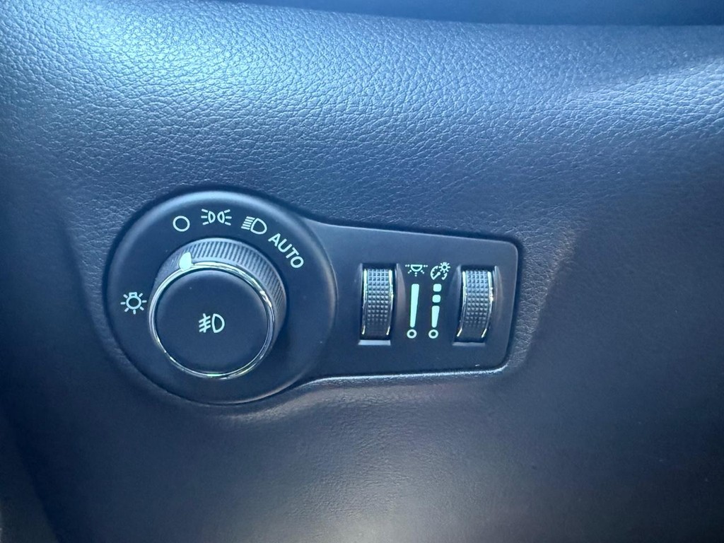 Jeep Compass Vehicle Full-screen Gallery Image 25