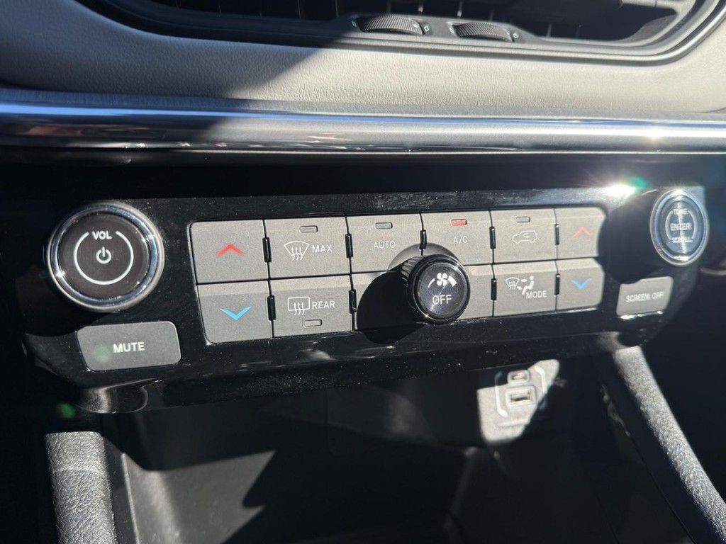 Jeep Compass Vehicle Full-screen Gallery Image 27