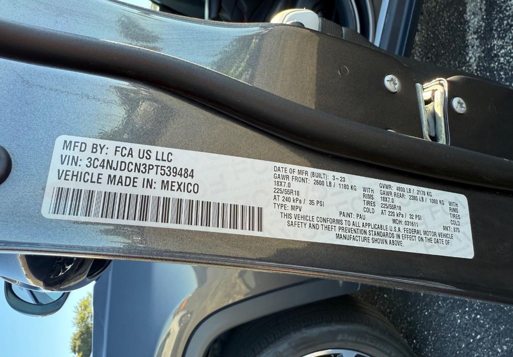 Jeep Compass Vehicle Full-screen Gallery Image 29