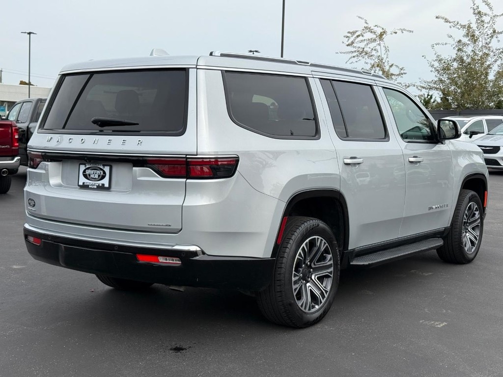 Jeep Wagoneer Vehicle Full-screen Gallery Image 04