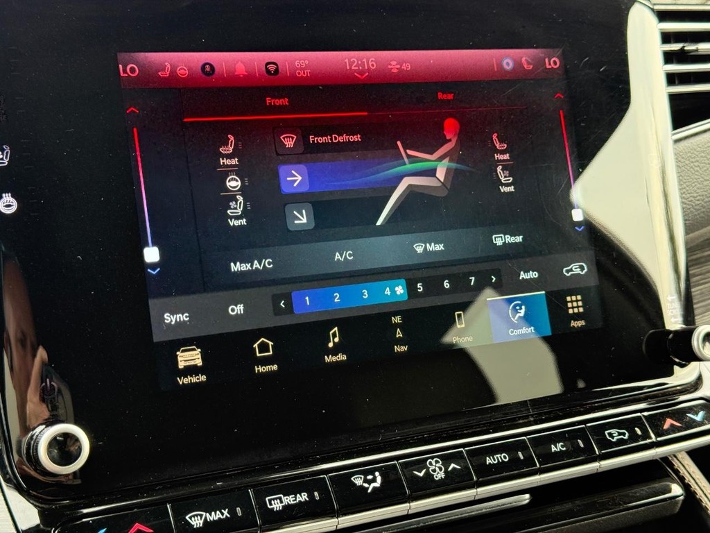 Jeep Wagoneer Vehicle Full-screen Gallery Image 20