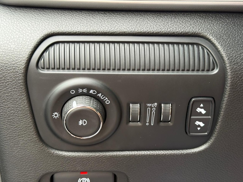 Jeep Wagoneer Vehicle Full-screen Gallery Image 26